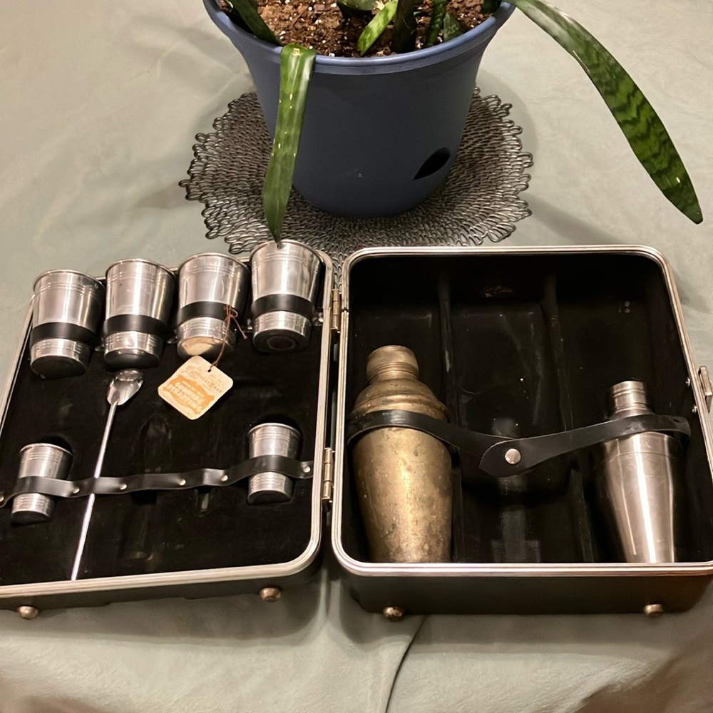 Vintage travel bar case Executair 101